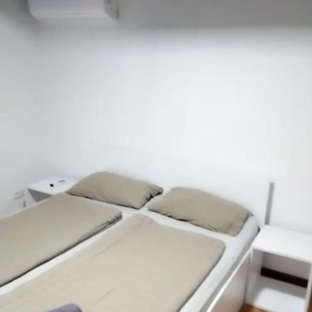 Lenilenii Bungalow Jajce Bagian luar foto