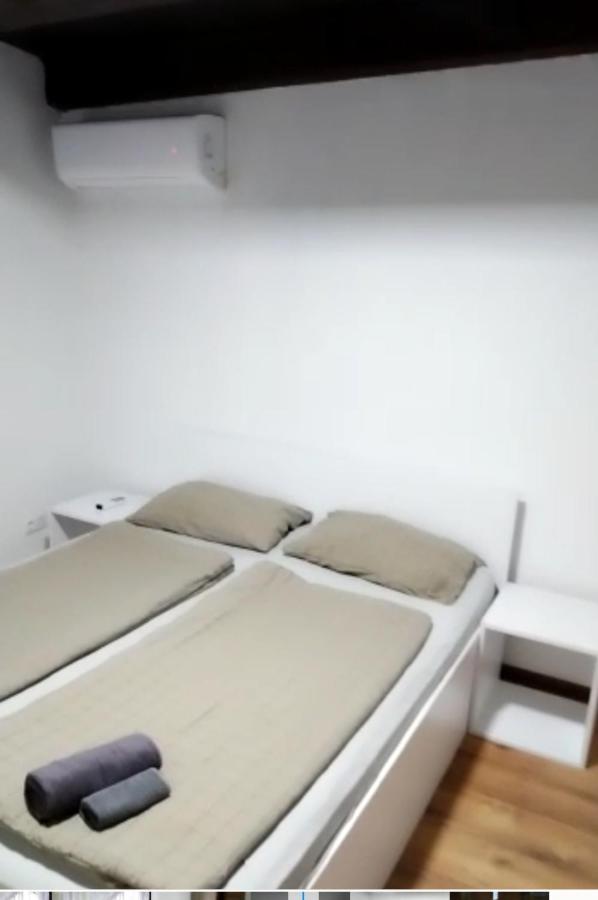 Lenilenii Bungalow Jajce Bagian luar foto